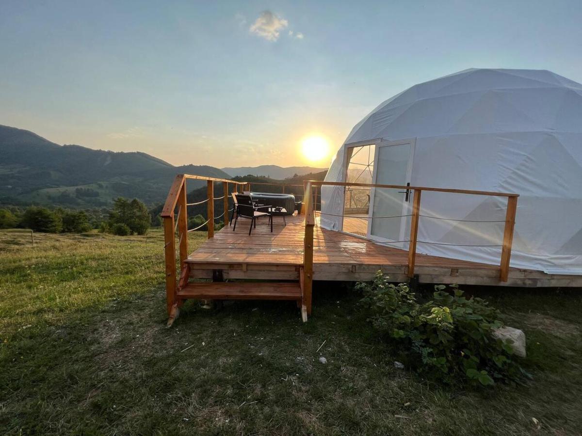 Starry Dome - Manta'S Retreat Glamping Cornereva Otel Dış mekan fotoğraf