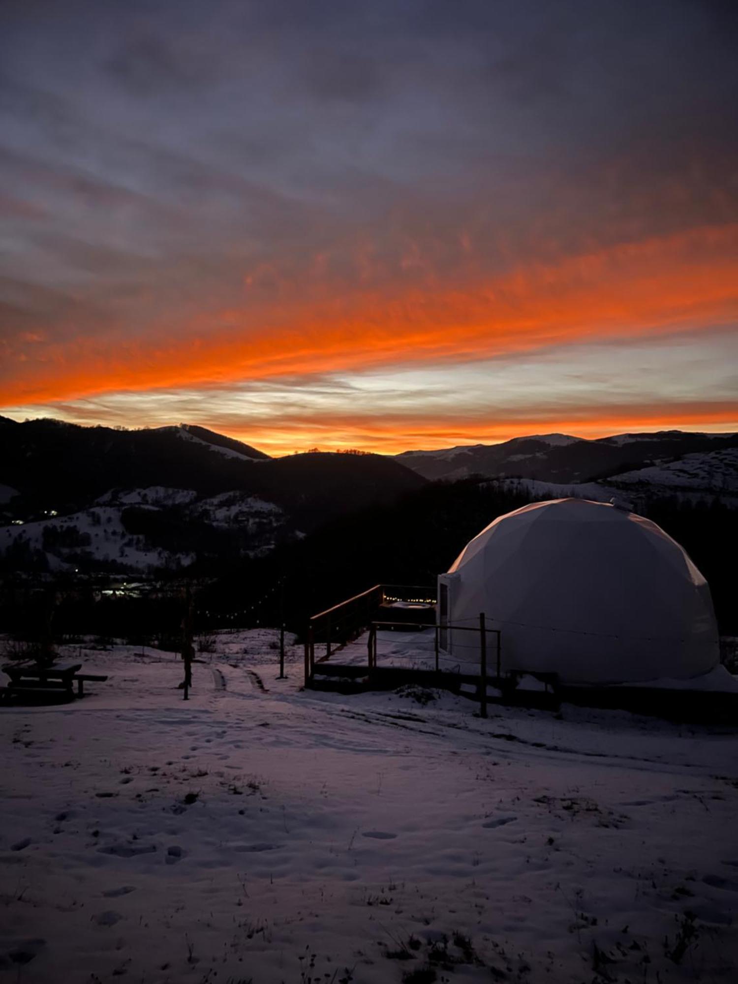 Starry Dome - Manta'S Retreat Glamping Cornereva Otel Dış mekan fotoğraf